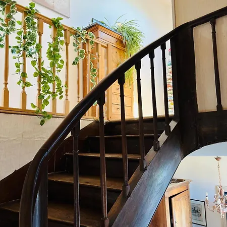 La Gentilhommiere De לינה וארוחת בוקר