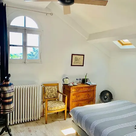 La Gentilhommiere De לינה וארוחת בוקר